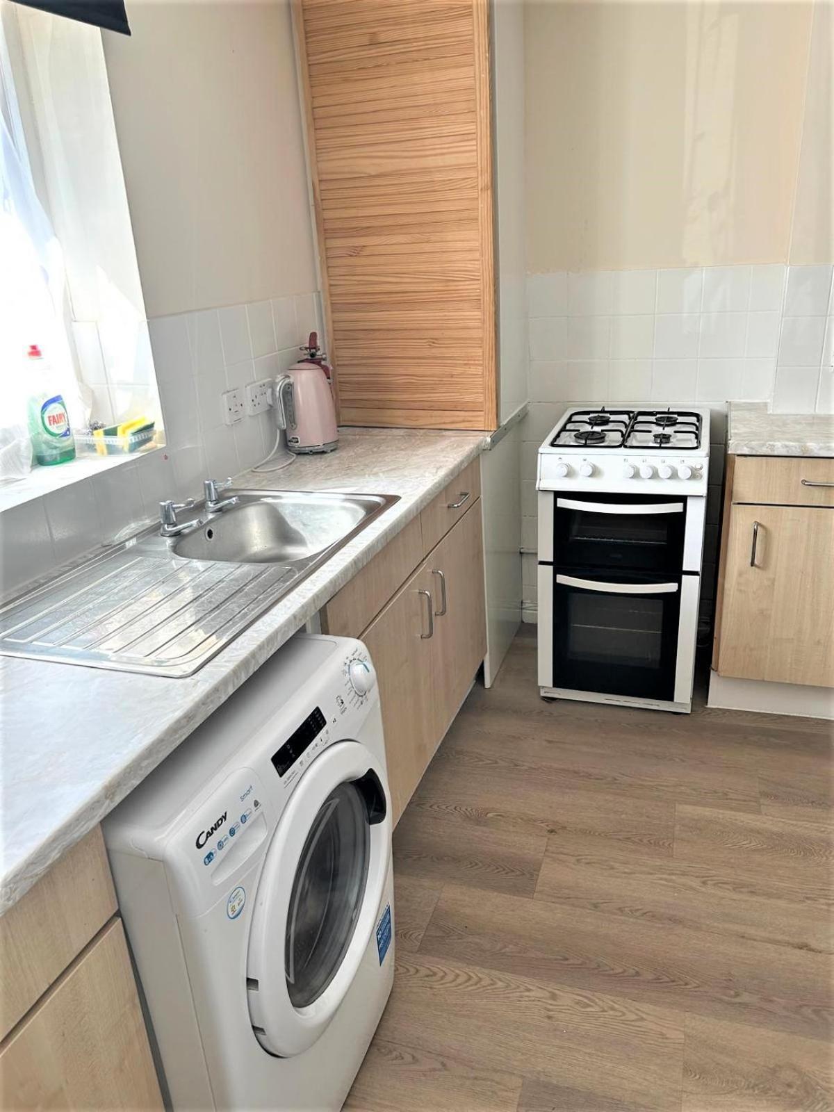 London Zone 2 Lovely 4 Bedroom Apartment - 3 Trowbridge Road Luaran gambar